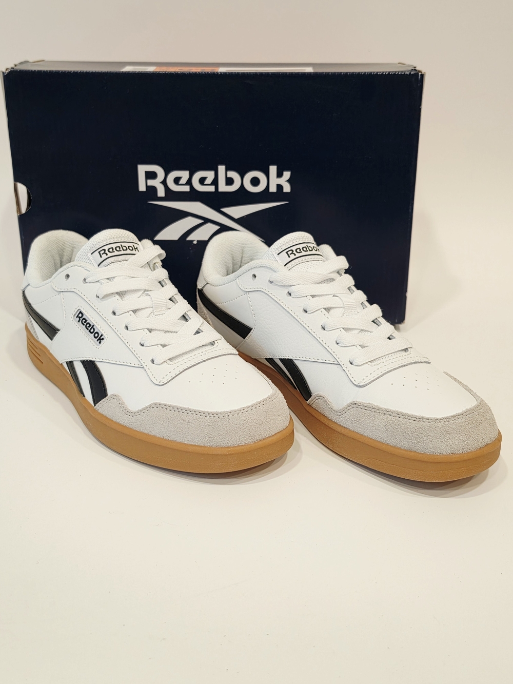 Reebok Smash Edge Women’s White Black Gum Classic Sneakers US Size 8.5